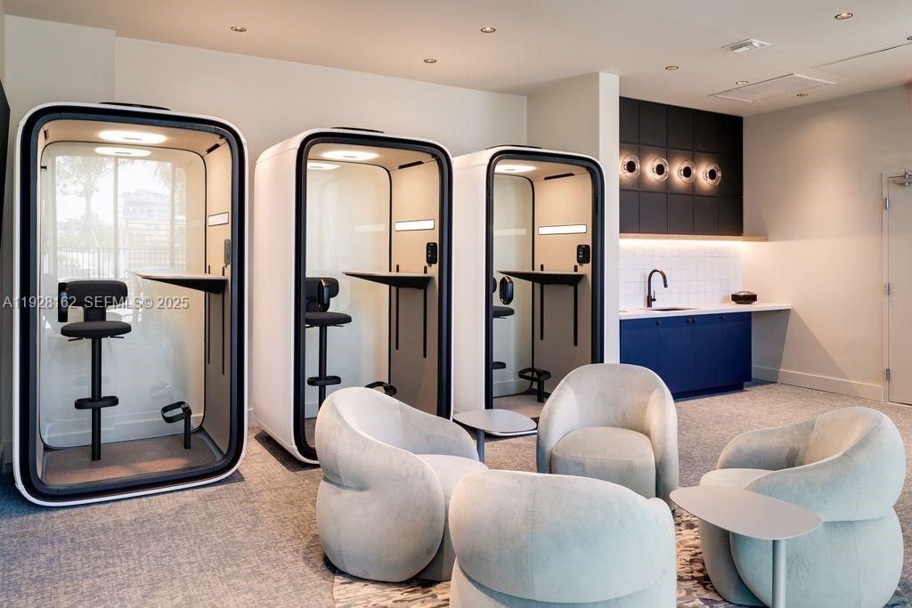 580 72nd St, Unit 1608, Miami Beach, FL 33141 Photo