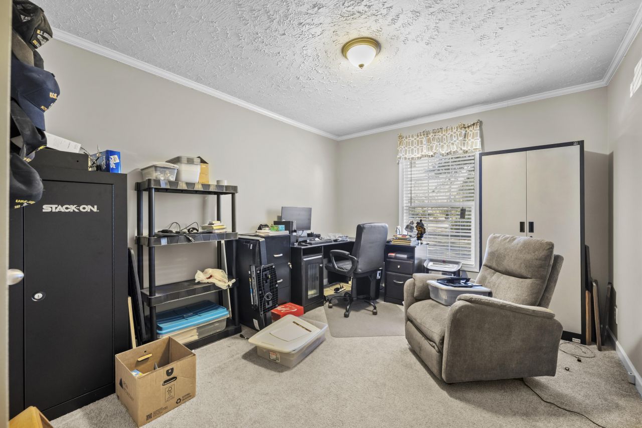 565 Tolle Farm Road Photo 15