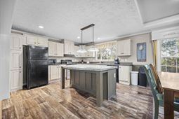 565 Tolle Farm Road photo 4