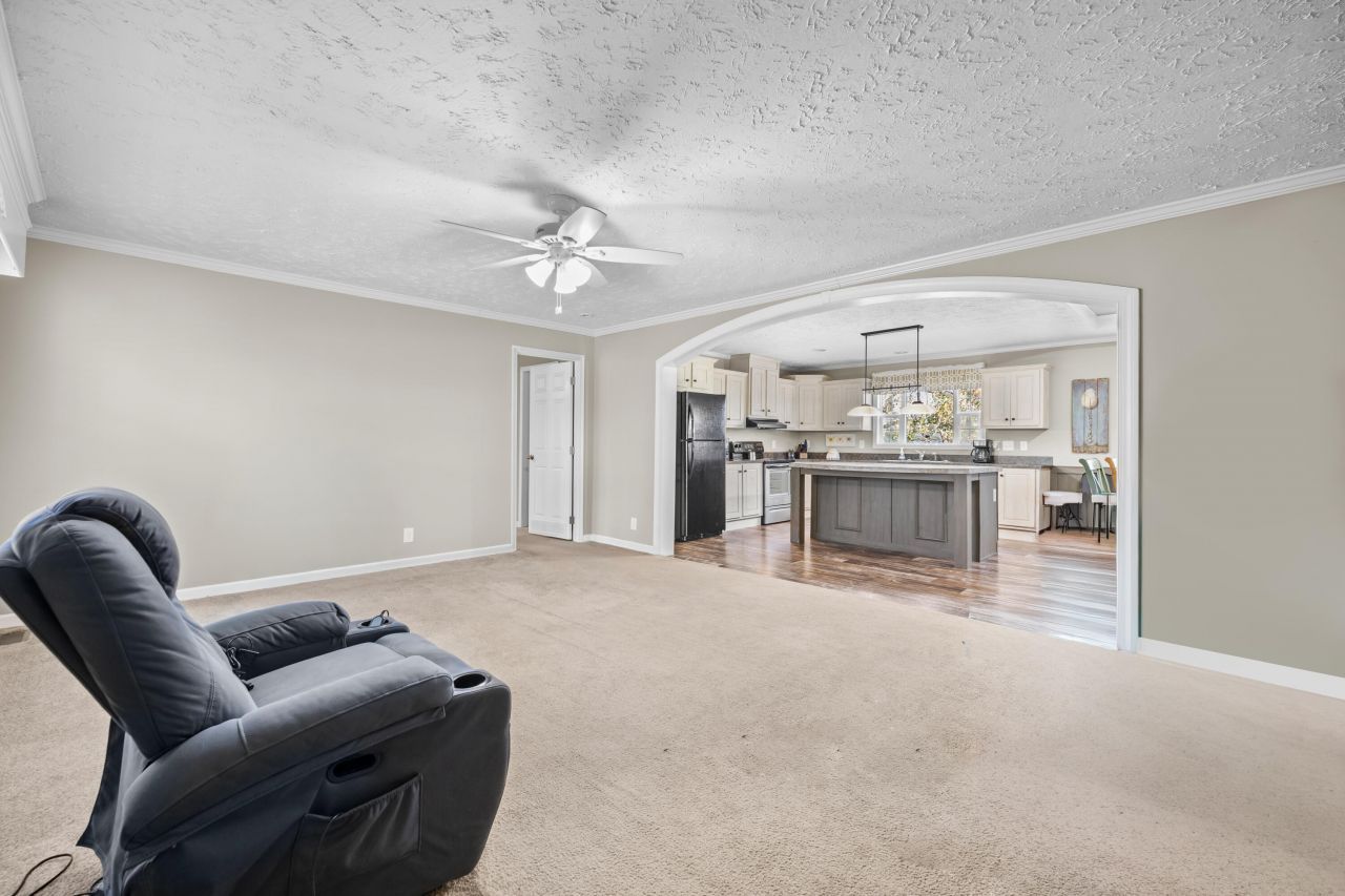 565 Tolle Farm Road Photo 6