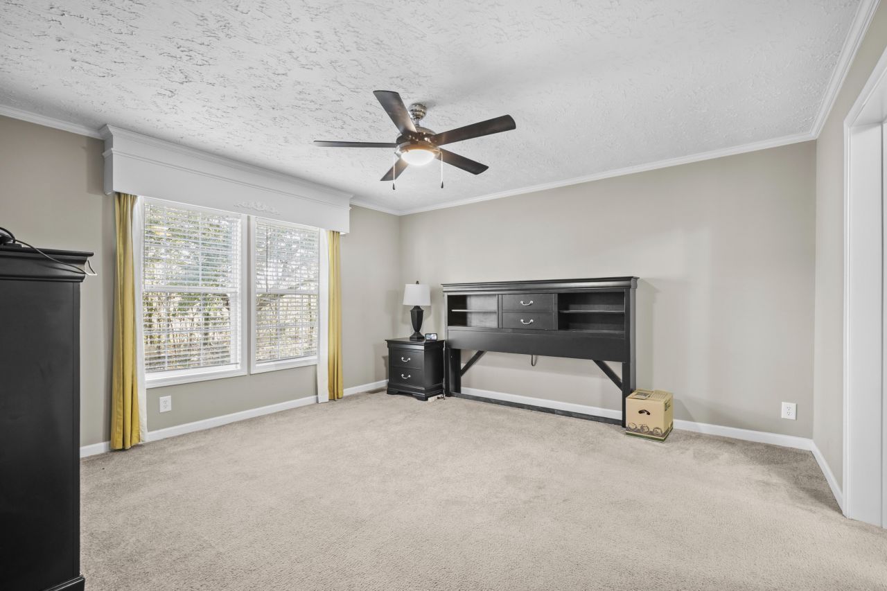 565 Tolle Farm Road Photo 9