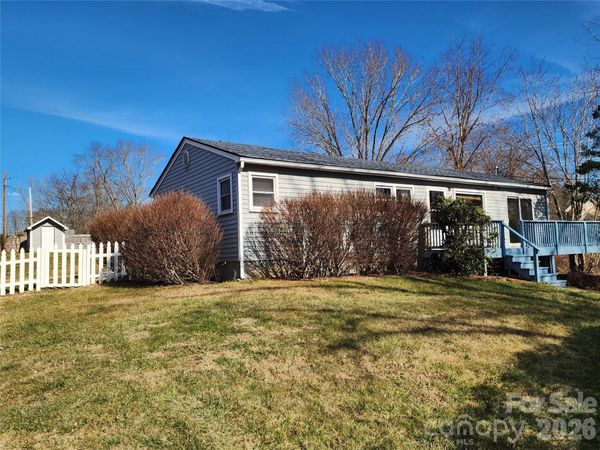 31 Stanley Street, Candler, NC 28715