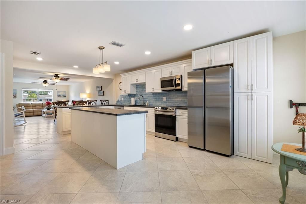 843 SE 46th Ln, Unit 6, Cape Coral, FL 33904 Photo