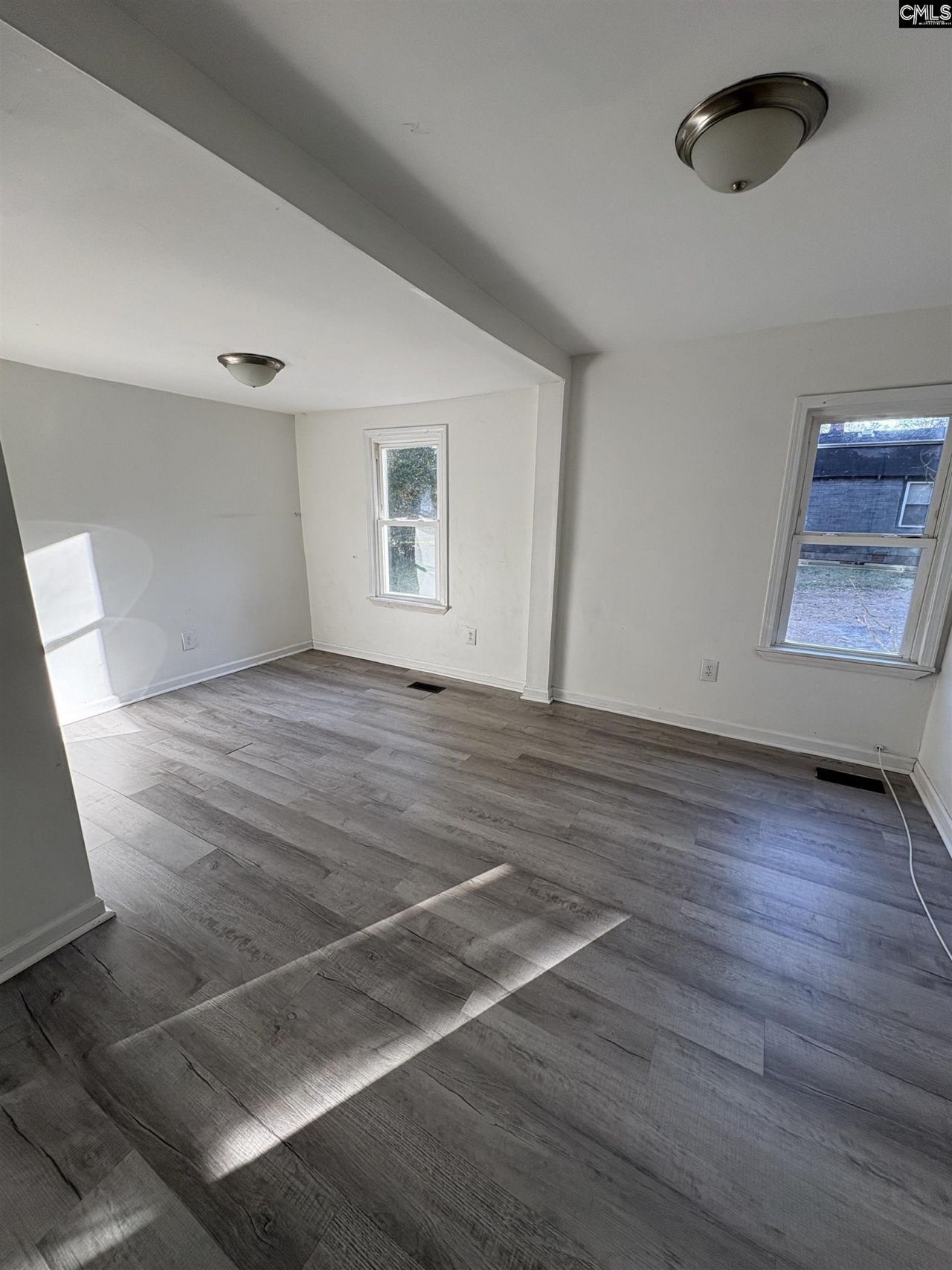 15 Community Street Photo 6