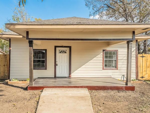 2141 S Jennings Avenue, Fort Worth, TX 76110