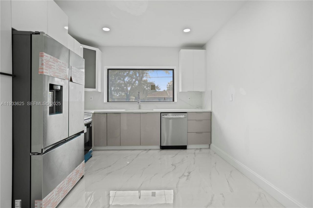 1445 NE 147th St, Miami, FL 33161 Photo