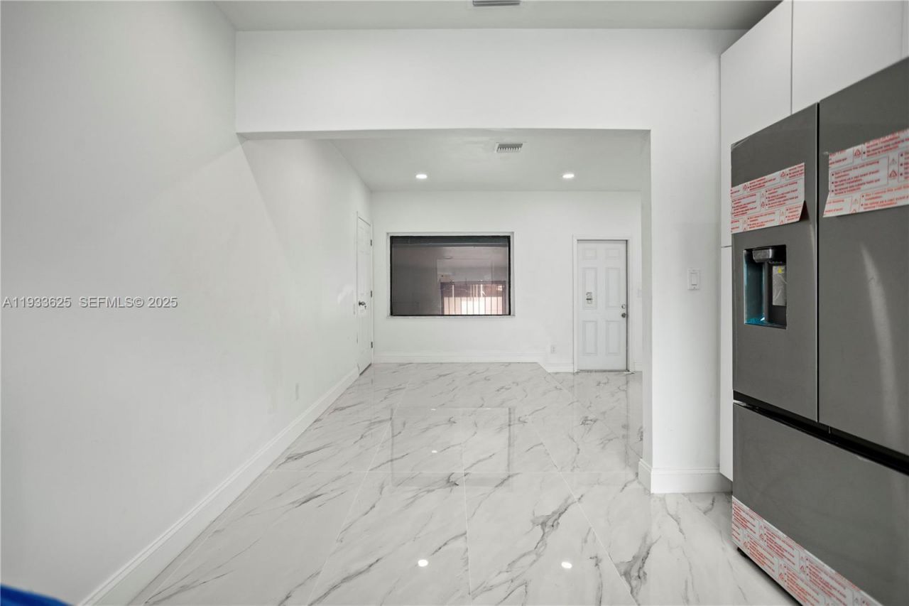 1445 NE 147th St, Miami, FL 33161 Photo