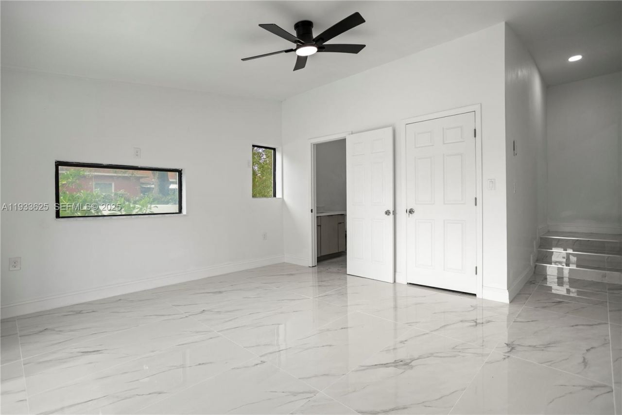 1445 NE 147th St, Miami, FL 33161 Photo