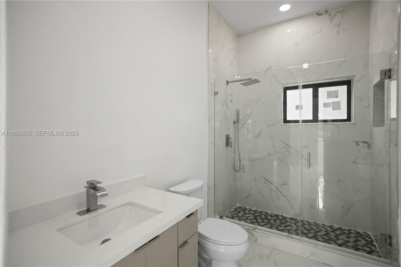 1445 NE 147th St, Miami, FL 33161 Photo