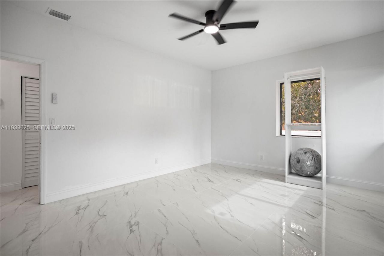 1445 NE 147th St, Miami, FL 33161 Photo