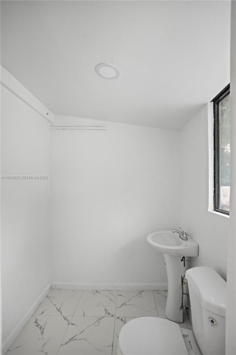 1445 NE 147th St, Miami, FL 33161 Photo