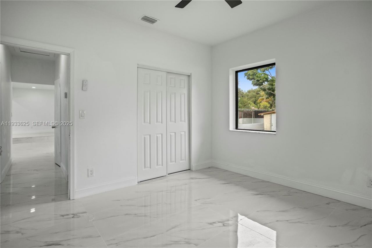 1445 NE 147th St, Miami, FL 33161 Photo