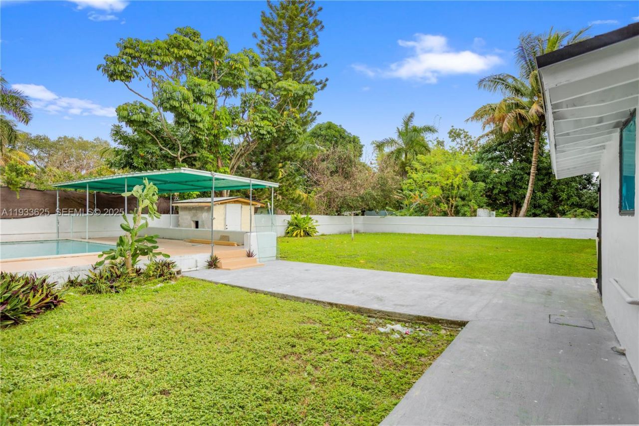 1445 NE 147th St, Miami, FL 33161 Photo