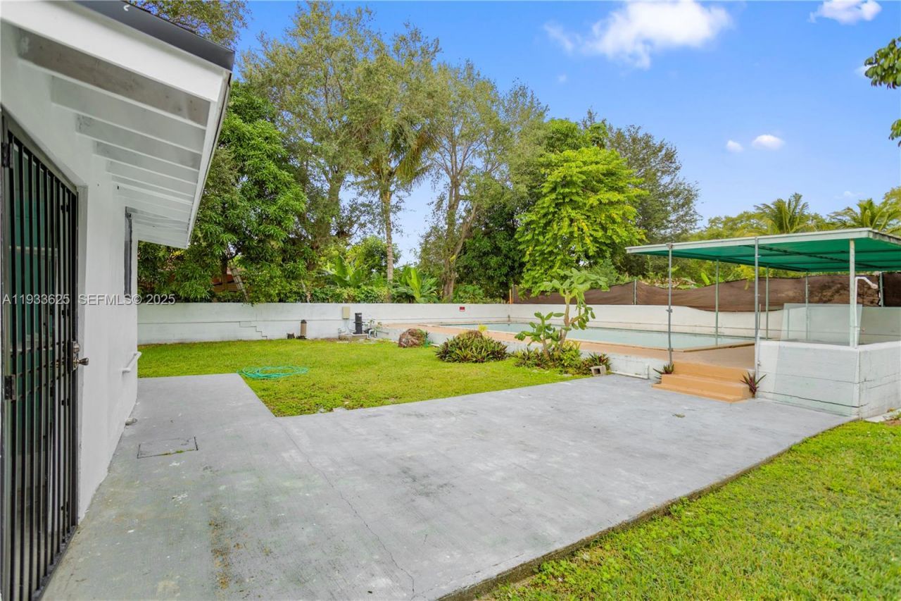 1445 NE 147th St, Miami, FL 33161 Photo