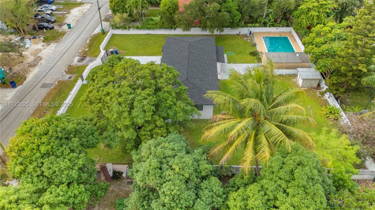 1445 NE 147th St, Miami, FL 33161 Photo