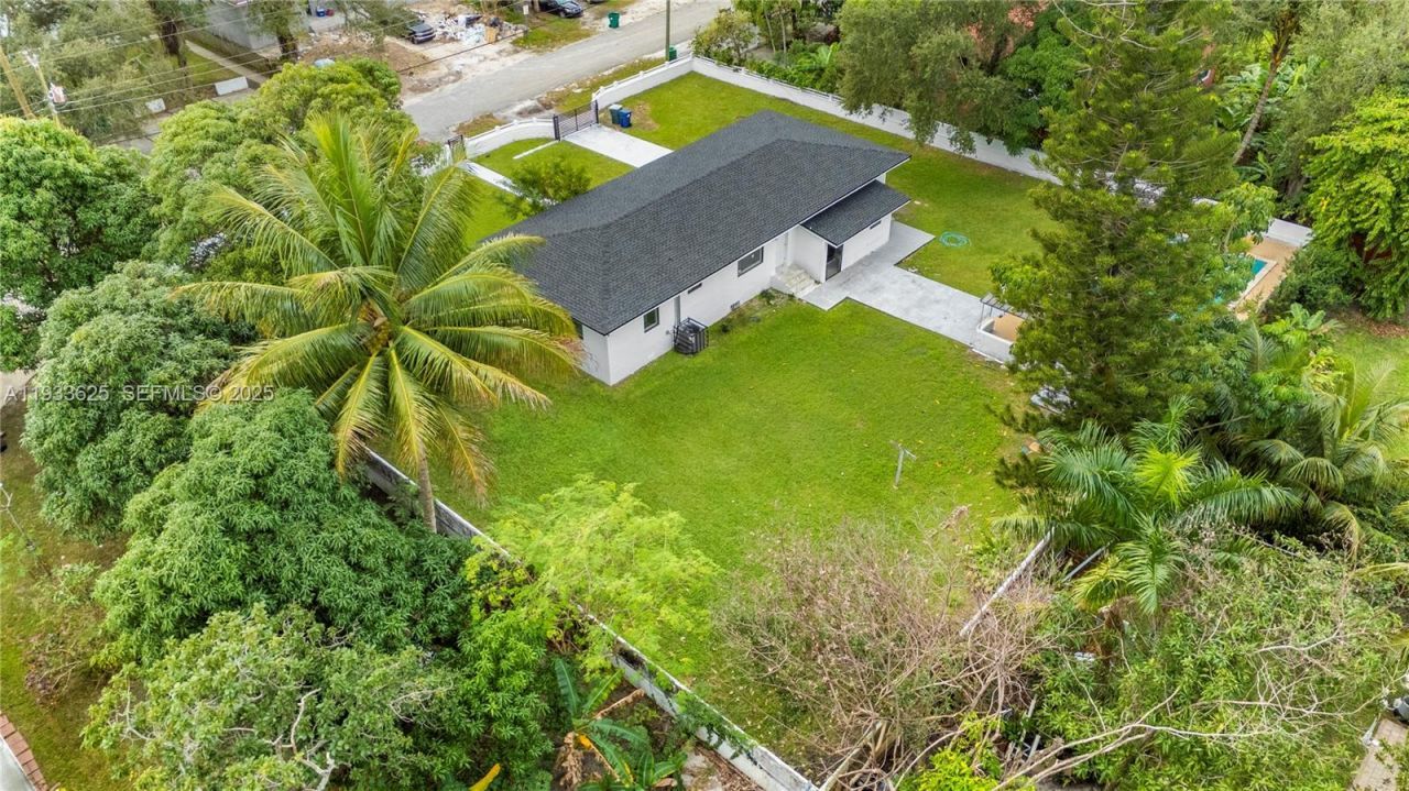 1445 NE 147th St, Miami, FL 33161 Photo