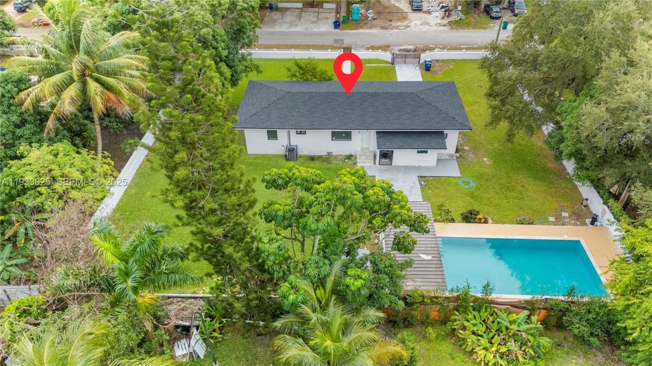 1445 NE 147th St, Miami, FL 33161 Photo