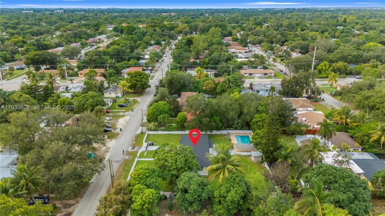 1445 NE 147th St, Miami, FL 33161 Photo