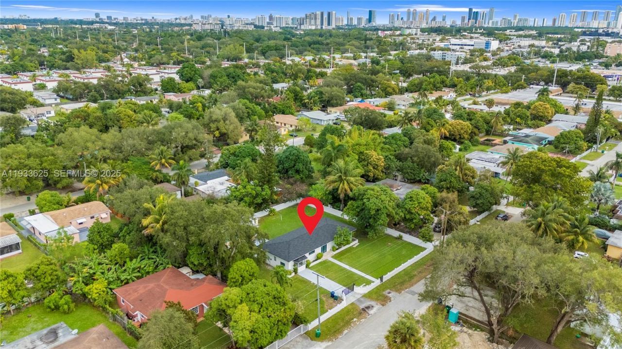 1445 NE 147th St, Miami, FL 33161 Photo