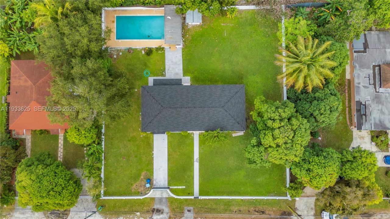 1445 NE 147th St, Miami, FL 33161 Photo