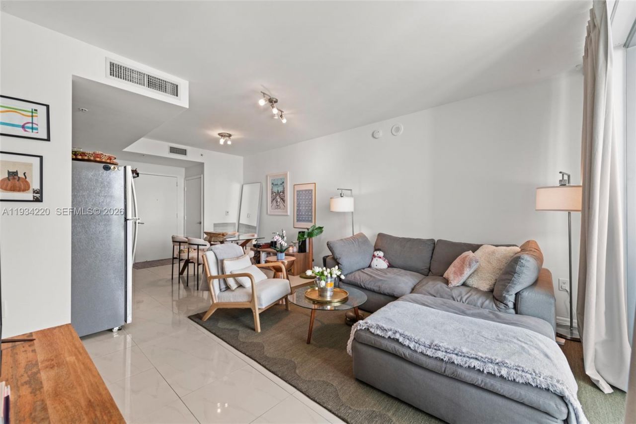 90 SW 3rd St, Unit 2109, Miami, FL 33130 Photo