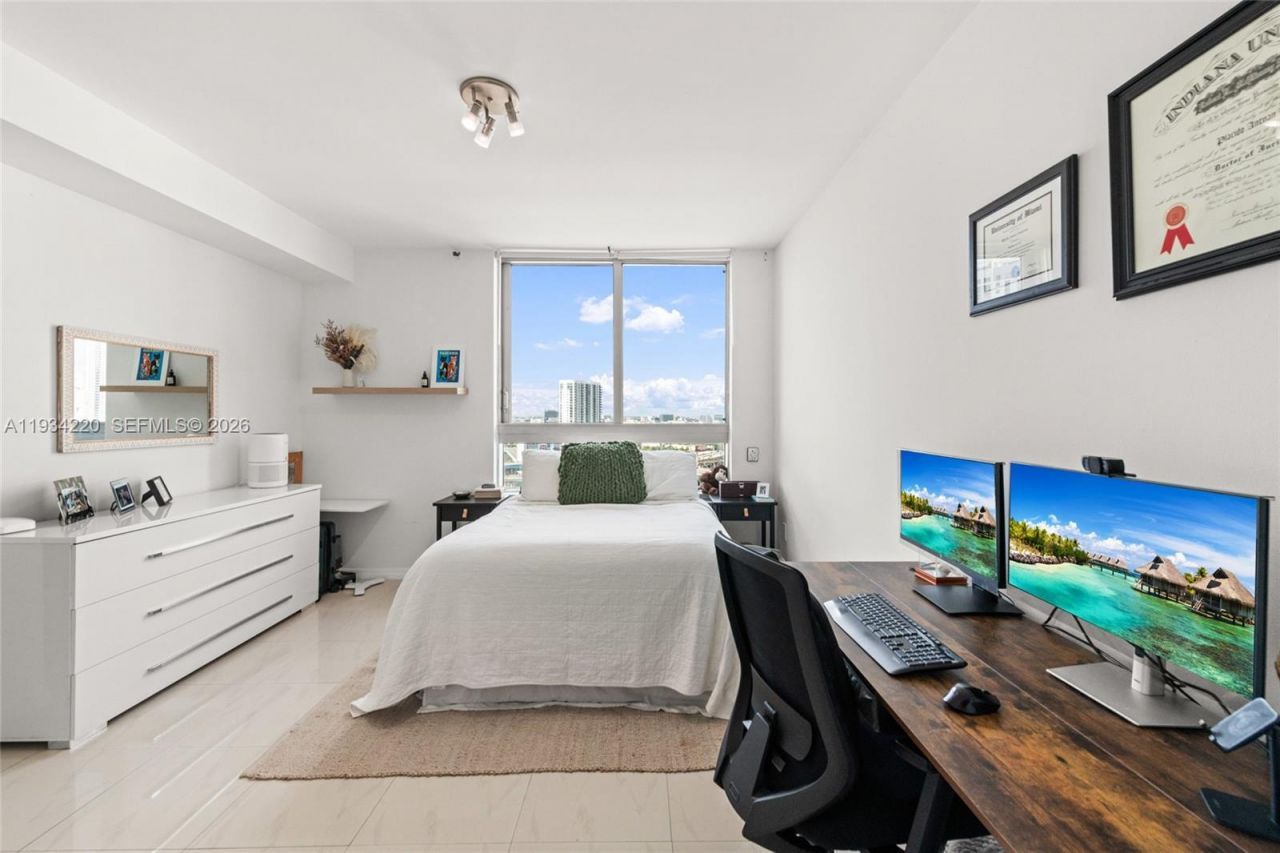 90 SW 3rd St, Unit 2109, Miami, FL 33130 Photo