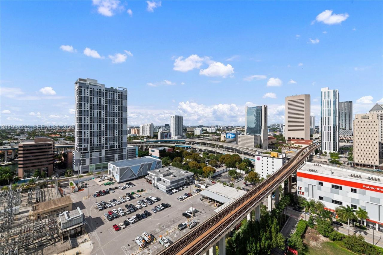 90 SW 3rd St, Unit 2109, Miami, FL 33130 Photo