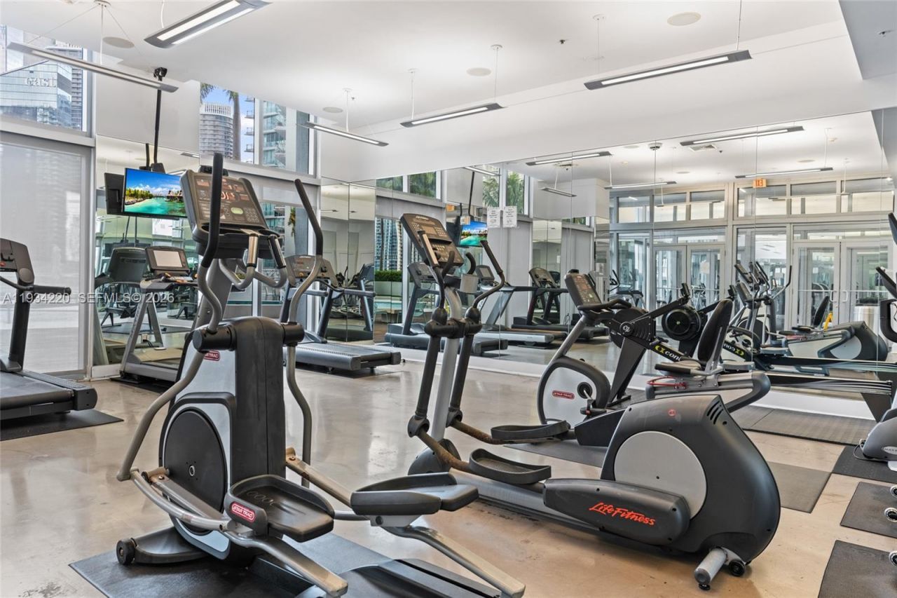 90 SW 3rd St, Unit 2109, Miami, FL 33130 Photo