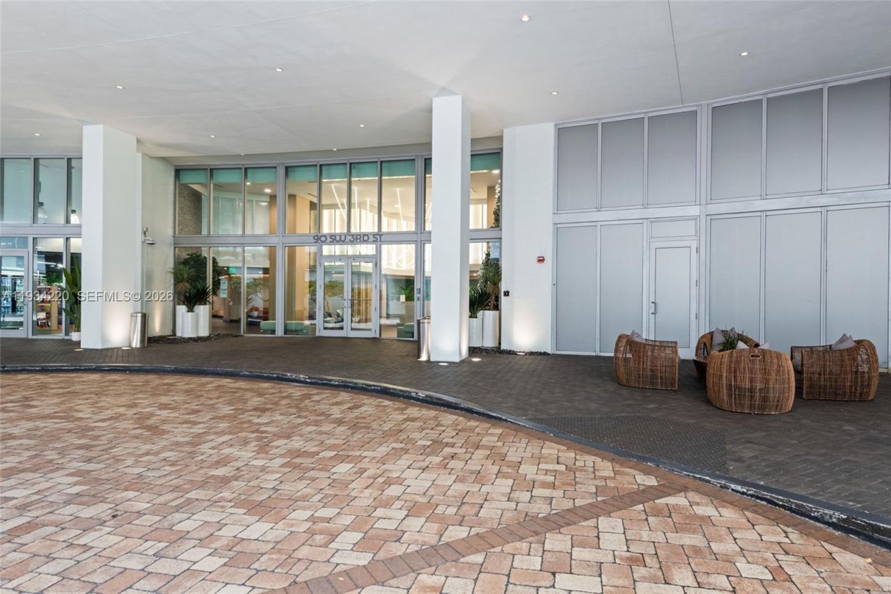 90 SW 3rd St, Unit 2109, Miami, FL 33130 Photo