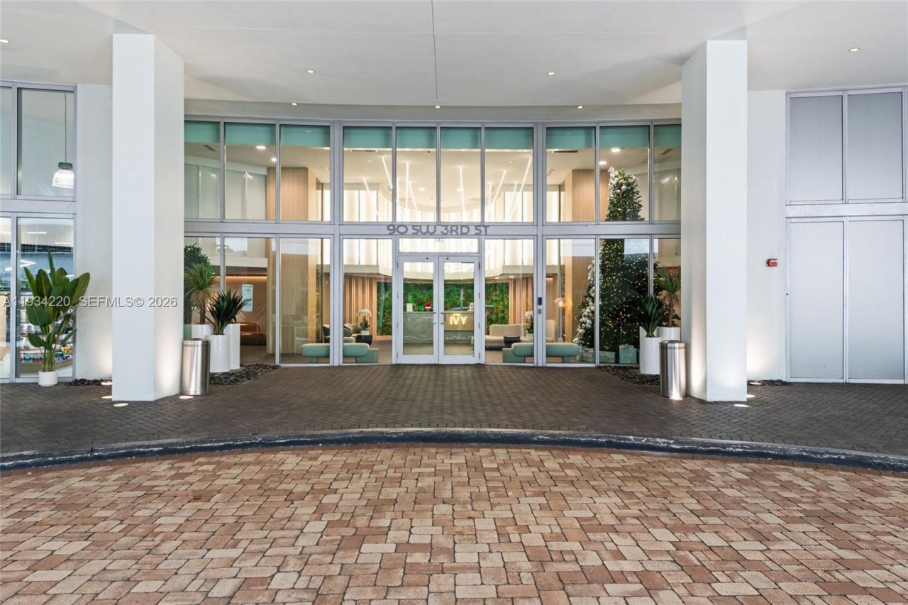 90 SW 3rd St, Unit 2109, Miami, FL 33130 Photo