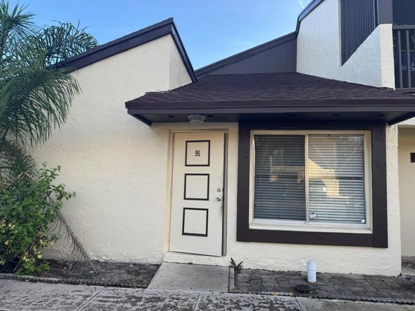 5336 Bosque Lane, Unit 95, West Palm Beach, FL 33415