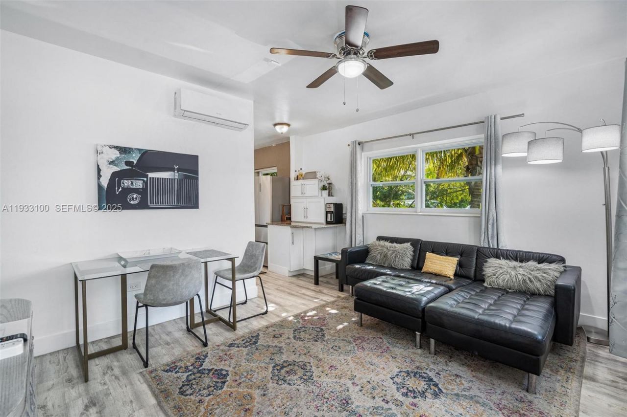 859 NE 90th St , Miami, FL 33138 Photo