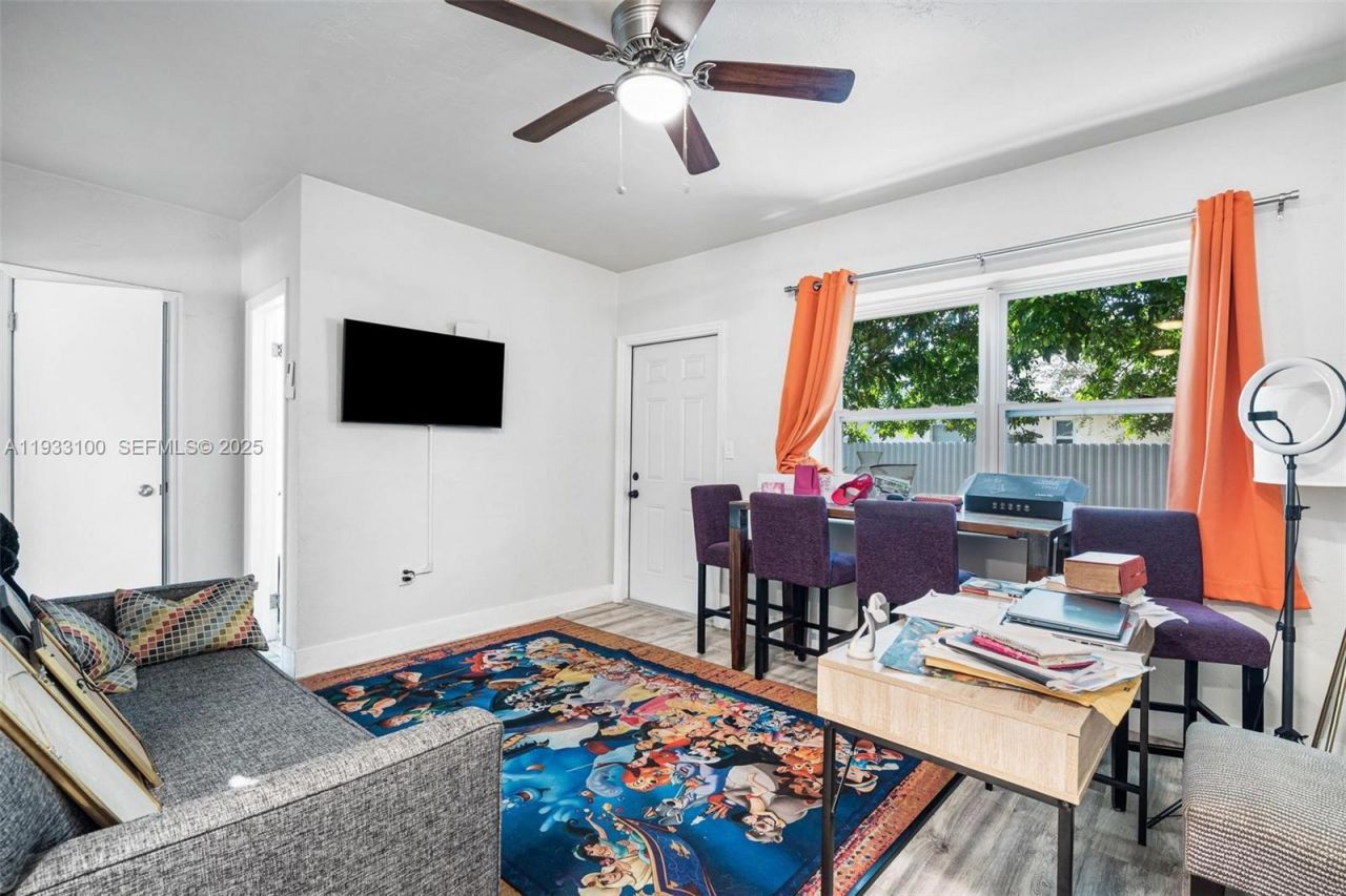 859 NE 90th St , Miami, FL 33138 Photo