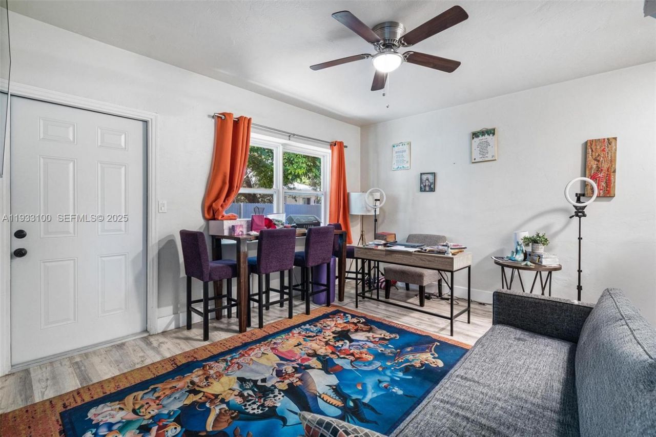 859 NE 90th St , Miami, FL 33138 Photo