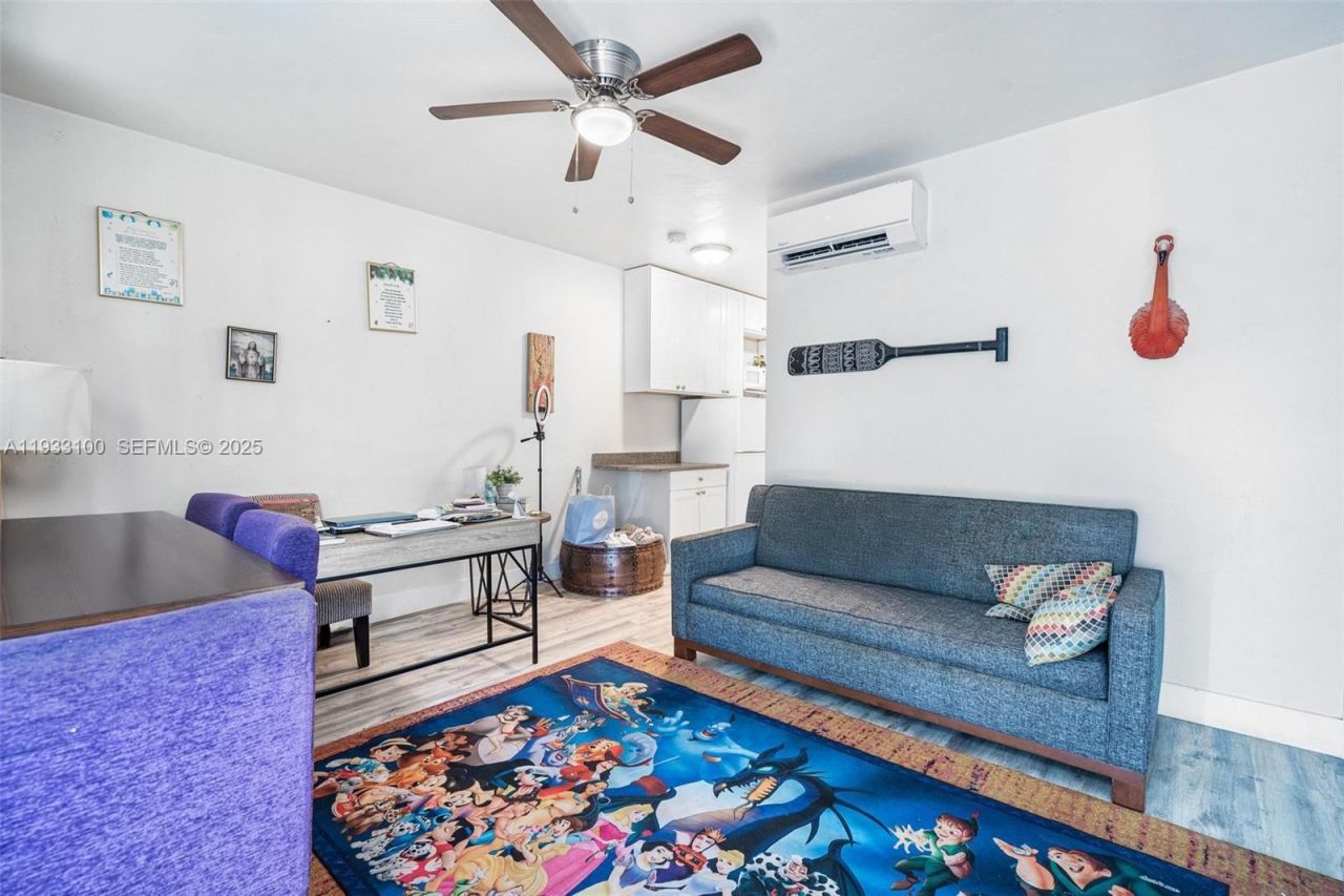 859 NE 90th St , Miami, FL 33138 Photo