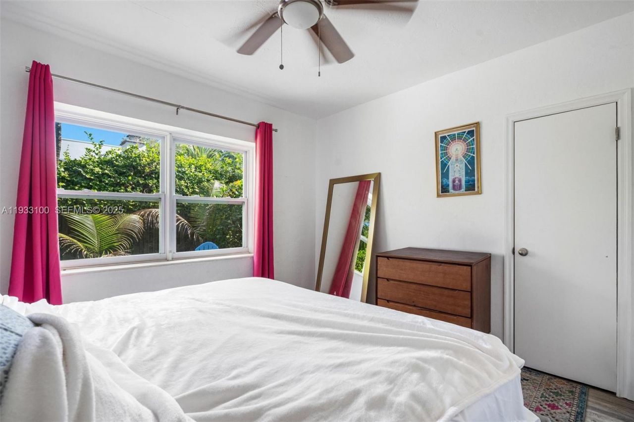 859 NE 90th St , Miami, FL 33138 Photo