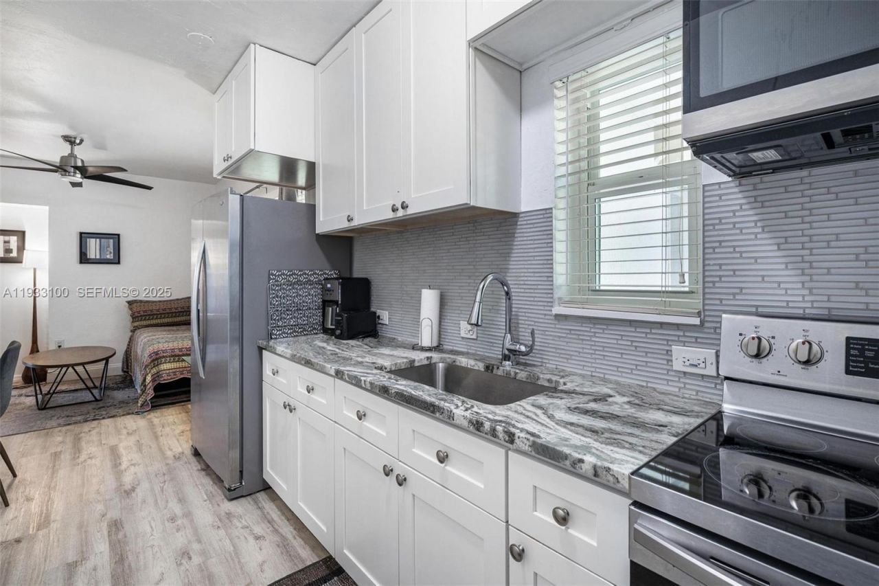 859 NE 90th St , Miami, FL 33138 Photo