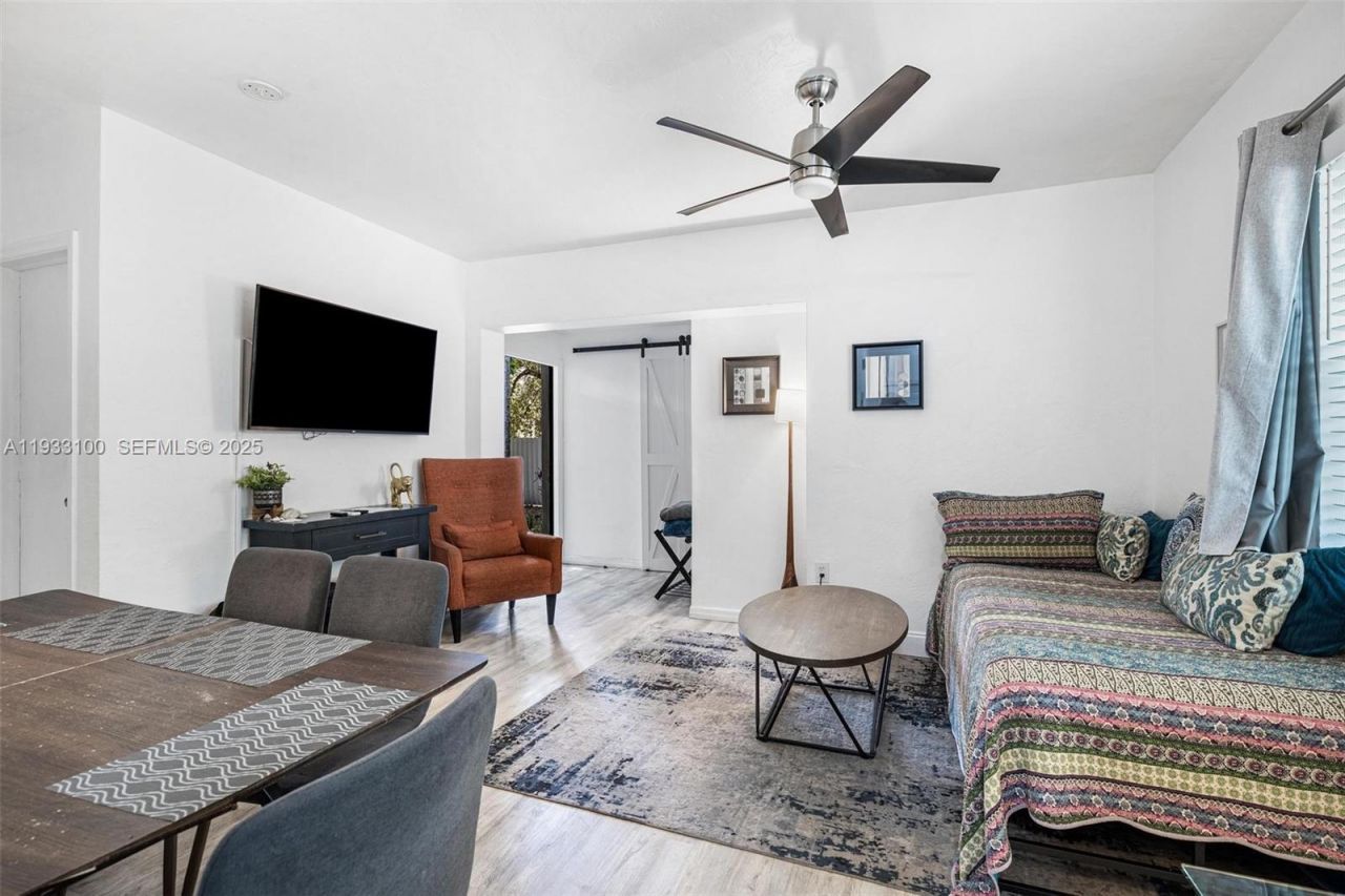 859 NE 90th St , Miami, FL 33138 Photo