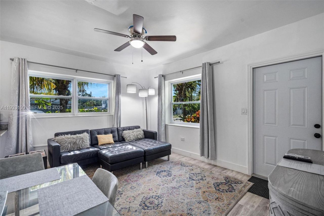 859 NE 90th St , Miami, FL 33138 Photo