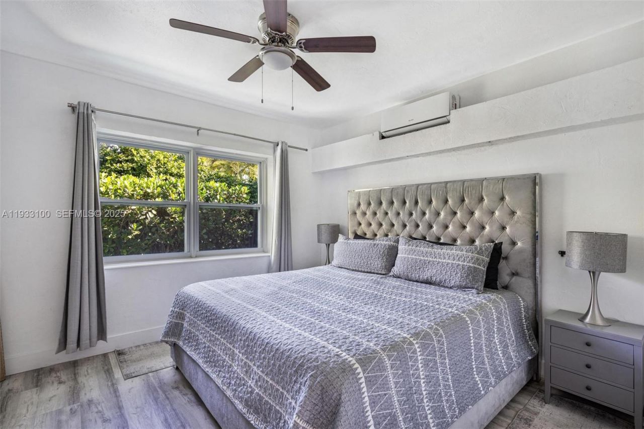 859 NE 90th St , Miami, FL 33138 Photo