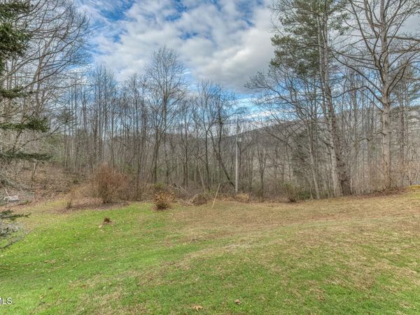 902 R D Campbell Road, Butler, TN 37640