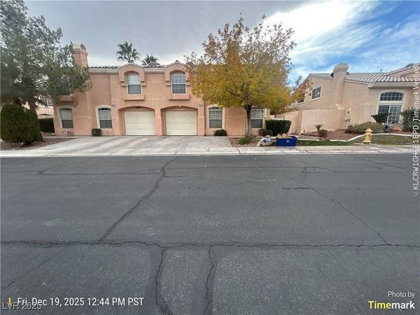 8461 Blazing Sun Avenue, Las Vegas, NV 89129