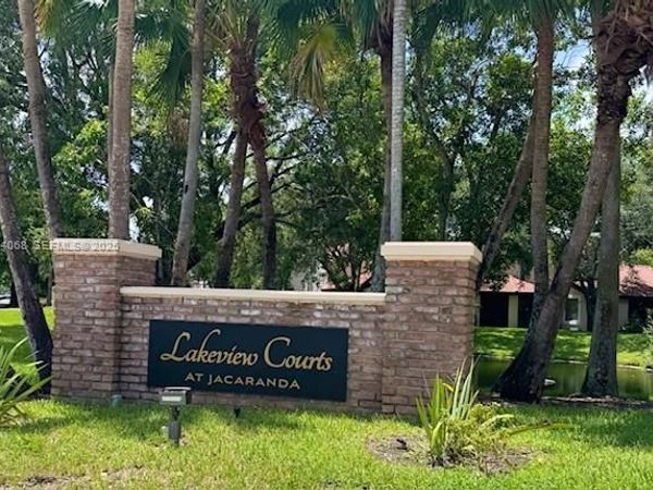 8951 W Sunrise Blvd, Plantation, FL 33322