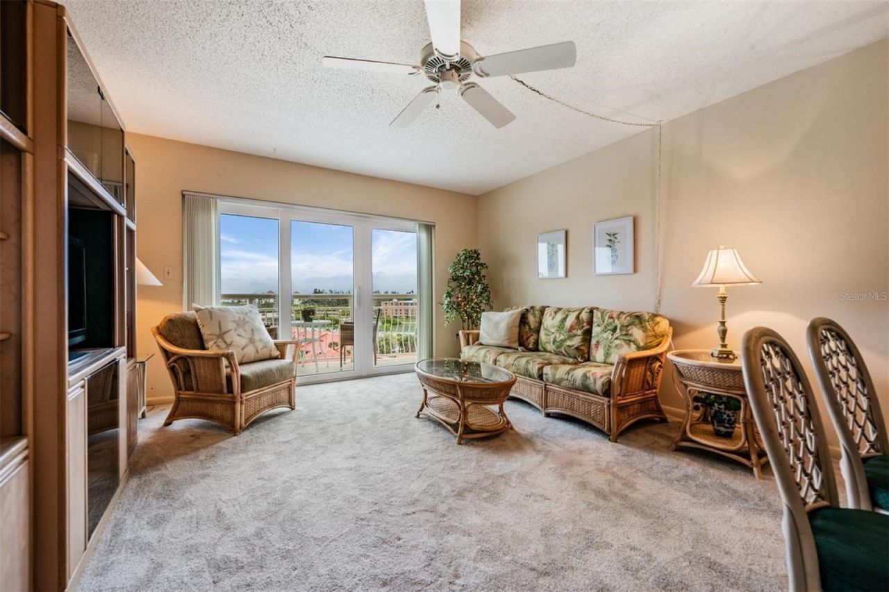 4900 Brittany Drive S, Unit 805, Saint Petersburg, FL 33715 Photo