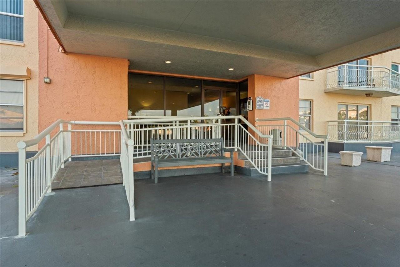 4900 Brittany Drive S, Unit 805, Saint Petersburg, FL 33715 Photo