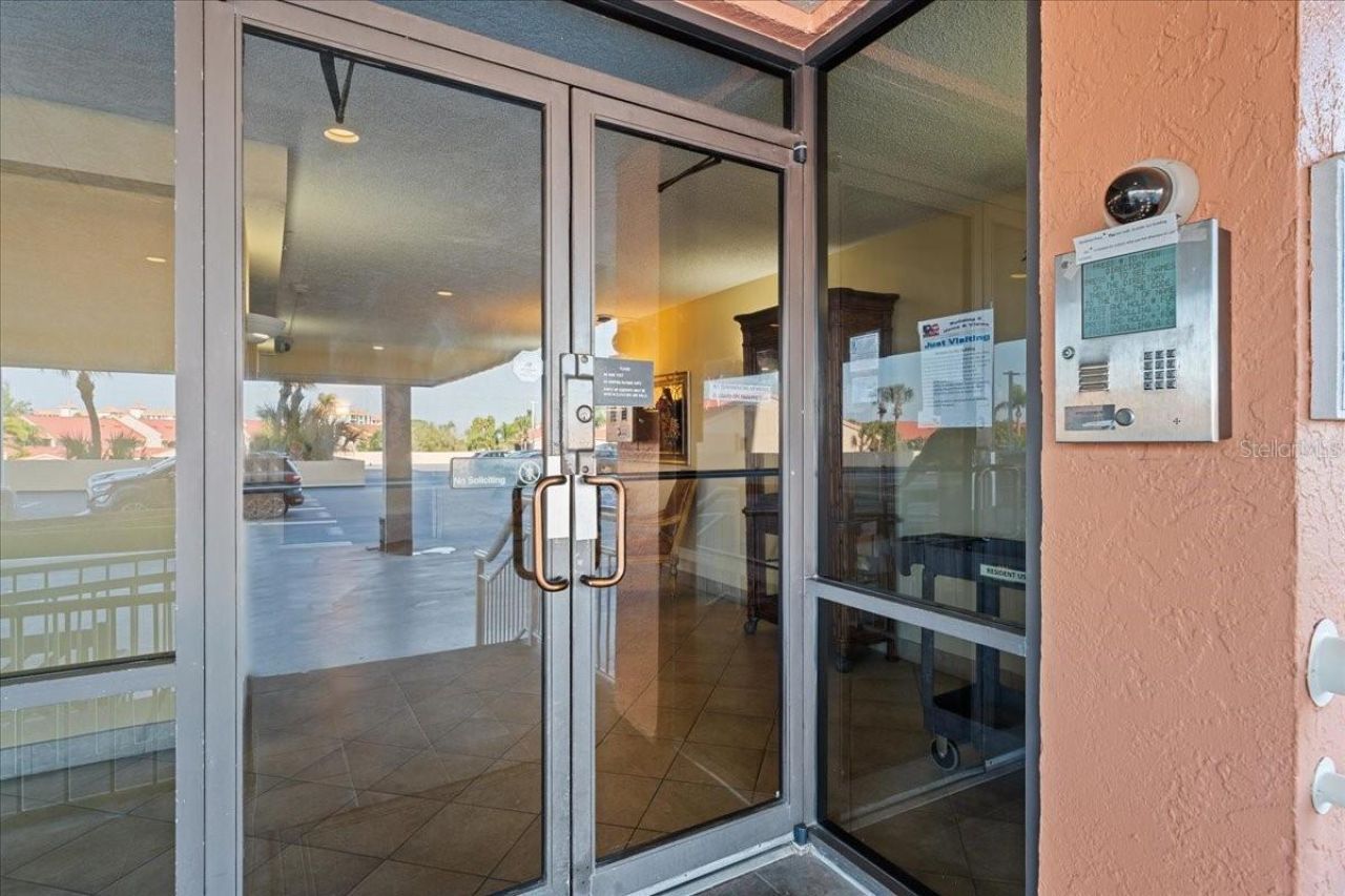 4900 Brittany Drive S, Unit 805, Saint Petersburg, FL 33715 Photo