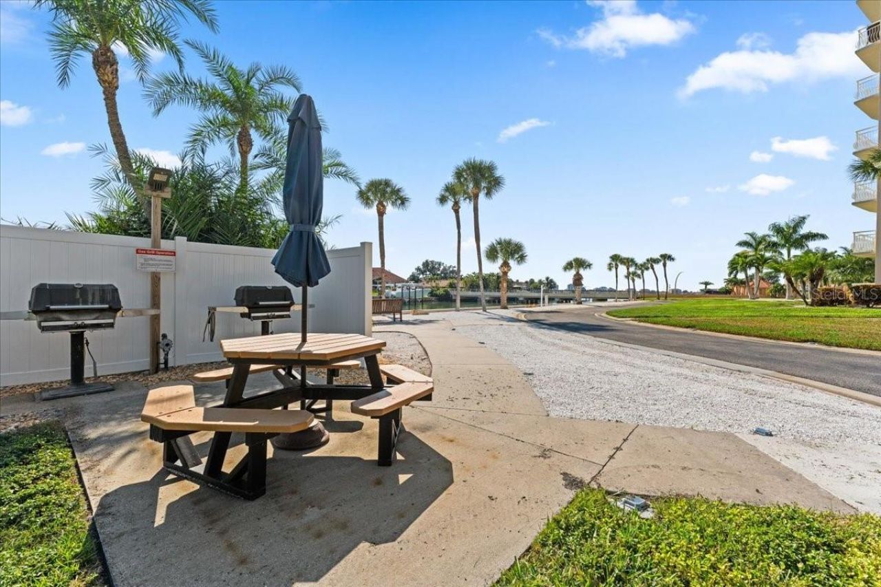 4900 Brittany Drive S, Unit 805, Saint Petersburg, FL 33715 Photo