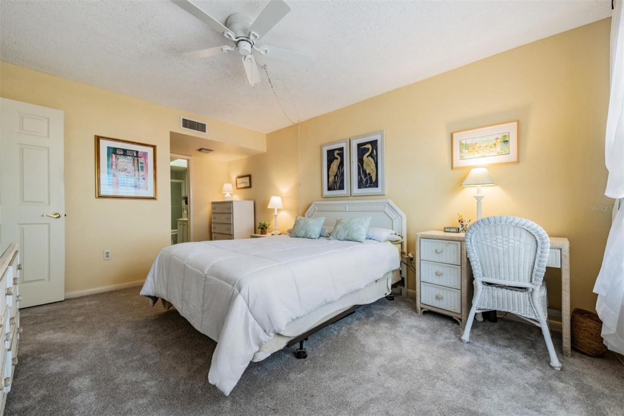 4900 Brittany Drive S, Unit 805, Saint Petersburg, FL 33715 Photo