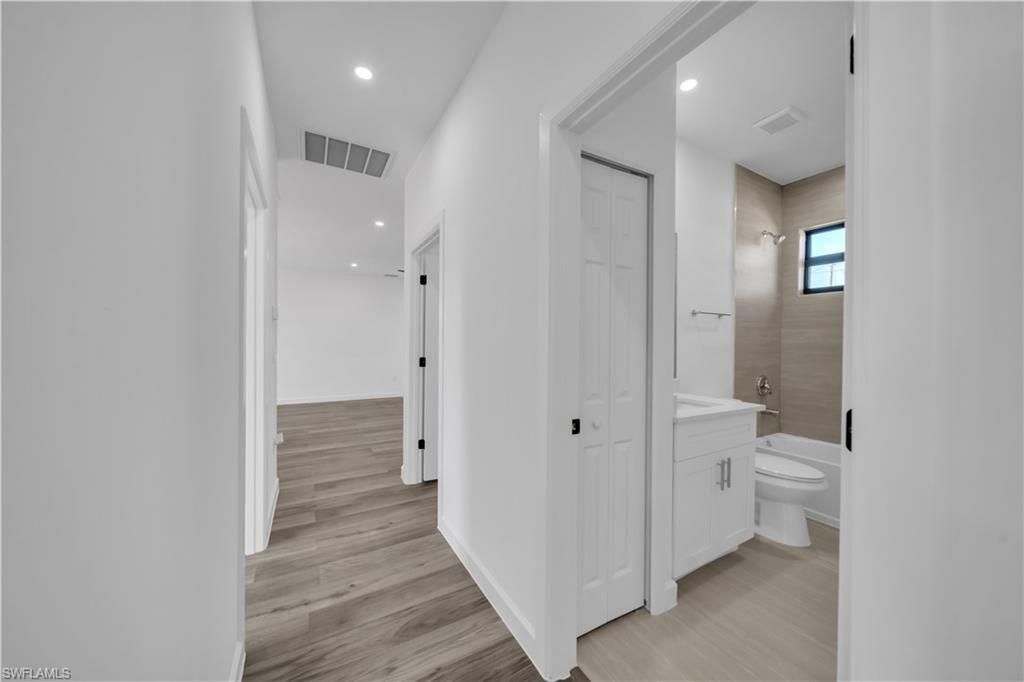 1924 NE 33rd Ln, Cape Coral, FL 33909 Photo