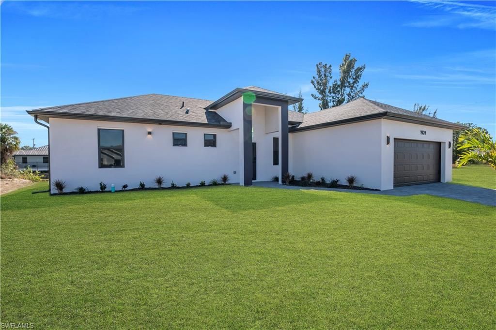 1924 NE 33rd Ln, Cape Coral, FL 33909 Photo